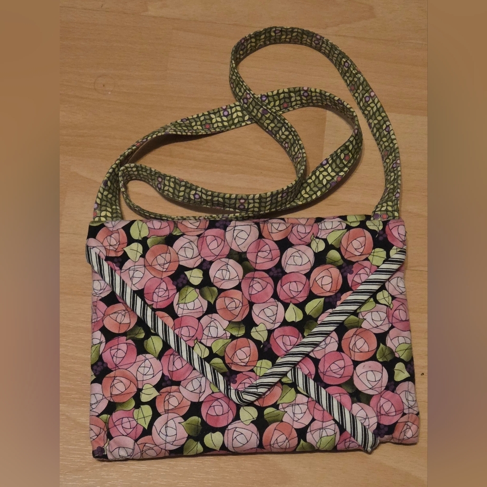 Handmade Quilted Crossbody Bag From "Three Pocket Tote" Pattern By K.Mongomery